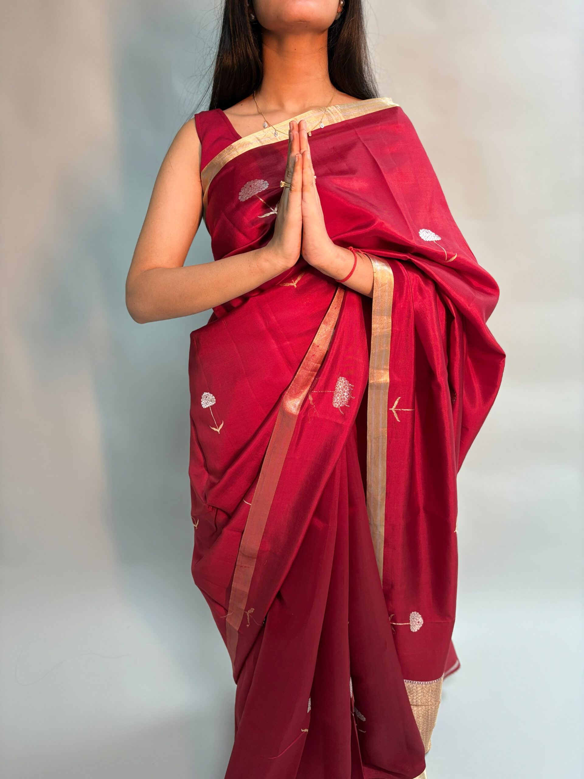 Pure katan silk sona rupa floral booti weaved red saree- RITI - Image 2