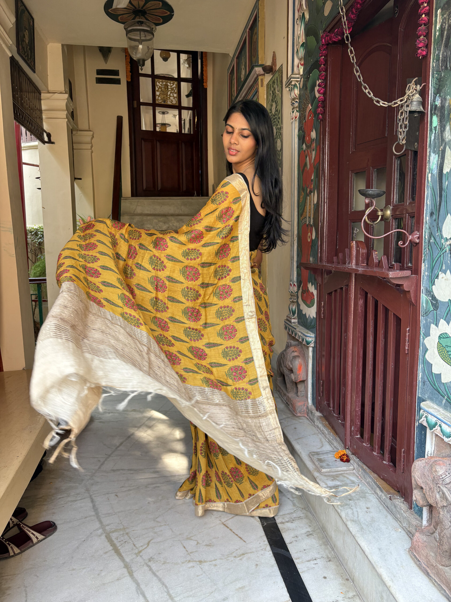 Pure moonga sunheri phool saree-YUVIKA